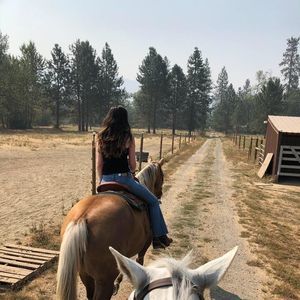 Meet your Posher, Brenna